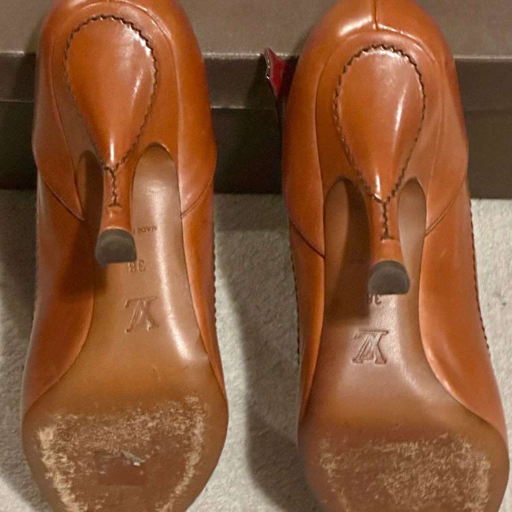 LOUIS VUITTON Drouot Open Toe Pump in Cognac Calf Leather - EXCELLENT SHAPE - Picture 12 of 15